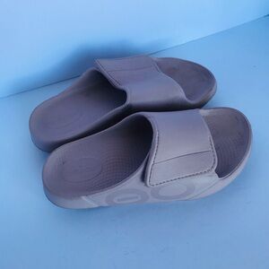 OOFOS lavander  Slide Sandals